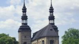 Bazylika katedralna w Łowiczu. Fot. PAP/T. Prażmowski
