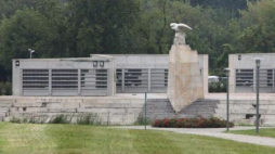 Pomnik Polaków Ratujących Żydów podczas II wojny światowej w Parku Ocalałych w Łodzi. Fot. PAP/G. Michałowski