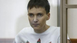 Ukraińska lotniczka Nadia Sawczenko przed rosyjskim sądem. Fot. PAP/EPA