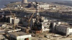 Elektrownia atomowa w Czarnobylu na zdjęciu z 1 października 1986 r. Fot. PAP/EPA