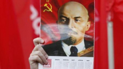 Komunistyczna manifestacja w Moskwie w rocznicę urodzin Lenina. 22.04.2016. Fot. PAP/EPA