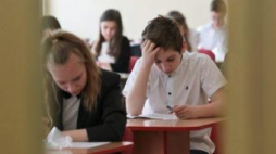 Uczniowie SP nr 21 w Gorzowie Wielkopolskim piszą ogólnopolski sprawdzian dla szóstoklasistów. Fot. PAP/L. Muszyński