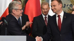 Prezydent RP (P) i prezydent RFN podczas inauguracji polsko-niemieckiej grupy refleksyjnej. Fot. PAP/R. Pietruszka