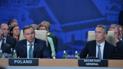Prezydent A. Duda (L) i sekretarz generalny NATO J. Stoltenberg - 1. sesja szczytu NATO w Warszawie. Fot. PAP/J. Turczyk