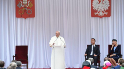 Papież Franciszek oraz para prezydencka podczas oficjalnego powitania na Wawelu. Kraków, 27.07.2016. Fot. PAP/J. Turczyk