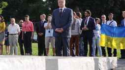 Prezydent Ukrainy Petro Poroszenko złożył kwiaty przed Pomnikiem Rzezi Wołyńskiej w Warszawie. Fot. PAP/M. Obara 