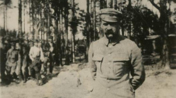 Komendant Józef Piłsudski. Pozycje pod Kostiuchnówką. Czerwiec 1916 r. Źródło: CAW/WBH