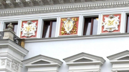 Fragment fasady dawnego pałacu Juliusza Heinzla, w którym obecnie mieści się m.in. magistrat. Fot. PAP/G. Michałowski