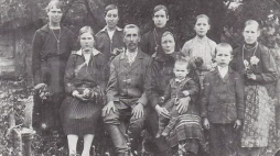 Rodzina Jasionczaków z Woli Ostrowieckiej zamordowana przez UPA w sierpniu 1943 r. Źródło: IPN