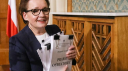 Minister edukacji Anna Zalewska prezentuje projekt ustawy "Prawo oświatowe". Fot. PAP/P. Supernak
