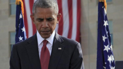 Prezydent Barack Obama podczas uroczystości upamiętnienia 15. rocznicy ataku Al-Kaidy. Waszyngton. 11.09.2016. Fot. PAP/EPA  