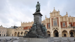 Pomnik Adama Mickiewicza w Krakowie. Źródło: wikipedia commons