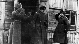 Gen. Władysław Anders dokonuje inspekcji oddziałów Armii Polskiej w ZSRS. 1941-1942. Fot. NAC