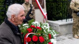 Ostatni żyjący Cichociemny Aleksander Tarnawski podczas odsłonięcia Pomnika Gliwickich Cichociemnych. Fot. PAP/A. Grygiel