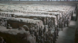 Terakotowa Armia w grobowcu Pierwszego Cesarza w Xi'anie. Fot. PAP/EPA
