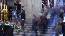 Urna z prochami Andrzeja Wajdy wystawiona w krakowskim kościele oo. dominikanów. Fot. PAP/J. Turczyk