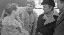 Zdjęcia do filmu "Wszystko na sprzedaż". Od lewej: Beata Tyszkiewicz, Daniel Olbrychski i Andrzej Wajda. 1968 r. Fot. PAP/L. Zielaskowski 