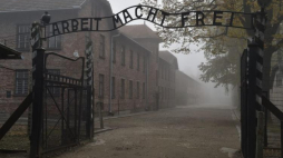 Teren byłego niemieckiego obozu koncentracyjnego Auschwitz. Fot. PAP/J. Bednarczyk