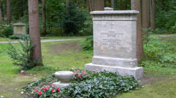  Nagrobek Romana Kochanowskiego na cmentarzu Waldfriedhof w Monachium. Fot. Krzysztof Jurków