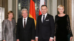 Prezydent Andrzej Duda z małżonką Agatą Kornhauser-Dudą wspólnie z prezydentem Niemiec Joachimem Gauckiem i pierwszą damą Niemiec Danielą Schadt. Fot. PAP/P. Supernak 
