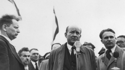Stanislaw Mikołajczyk po powrocie z Moskwy 1945 r. Fot. PAP/CAF