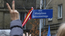 Uroczystości nadania skwerowi przy ul. Ogrodowej w Warszawie imienia Władysława Bartoszewskiego. Fot. PAP/T. Gzell 
