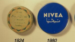 Opakowania kremu Nivea na przestrzeni lat. Źródło: Wikimedia Commons