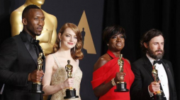 Mahershala Ali, Emma Stone, Viola Davis i Casey Affleck podczas 89. ceremonii wręczenia Oscarów. Fot. PAP/EPA