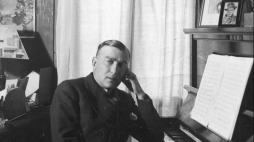 Karol Szymanowski w swojej willi "Atma" w Zakopanem. 1935 r. Fot. NAC