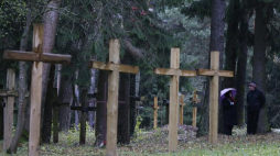 Cmentarz w Kuropatach, gdzie znajdują się masowe groby ofiar represji stalinowskich. Fot. PAP/EPA