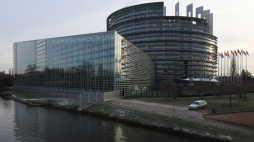 udynek Parlamentu Europejskiego w Strasburgu. Fot. PAP/R. Pietruszka