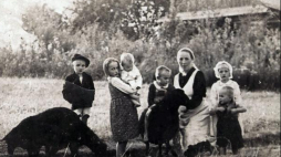 Wiktoria Ulma z sześciorgiem swoich dzieci. Źródło: Yad Vashem