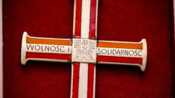 Krzyż Wolności i Solidarności. Fot. PAP/T. Żmijewski