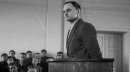 Rtm. Witold Pilecki podczas procesu przed Wojskowym Sądem Rejonowym w Warszawie. Fot. PAP/CAF