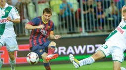 Lionel Messi (C) podczas towarzyskiego meczu Lechia Gdańsk - FC Barcelona. Gdańsk, 30.07.2013. Fot. PAP/A. Warżawa 