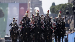 Parada włoskich sił zbrojnych z okazji Dnia Republiki. Fot. PAP/EPA