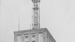 Maszt telewizyjny na wieżowcu "Prudential". 1938 r. Fot. NAC