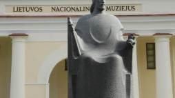 Pomnik Króla Mendoga w Wilnie. Fot. PAP/J. Undro