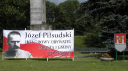 Baner przy wjeździe do Bodzentyna, fot. Józef Bąkowski