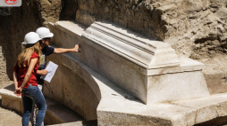 Odkryty w Pompejach grobowiec rzymskiego notabla. Fot. PAP/EPA