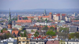  Panorama Krakowa z Kopca Krakusa. Fot. PAP/J. Bednarczyk 