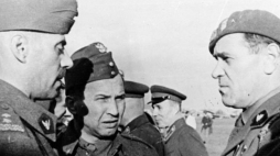 Wyżsi dowódcy Armii Polskiej w ZSRS - od lewej: gen. Władysław Anders, płk. Leopold Okulicki, gen. Zygmunt Bohusz-Szyszko. Tockoje, 1941-1942. Fot. NAC