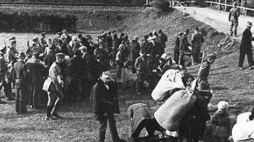 Polacy wysiedlani ze wsi Dolna Sól w 1940 w czasie Aktion Saybusch. Źródło: Wikipedia
