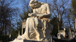 Grób Fryderyka Chopina na Cmentarzu Pére-Lachaise w Paryżu. Fot. PAP/D. Wójcik