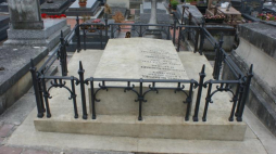 Nagrobek rodziny Bagińskich na cmentarzu w Montmorency po zakończeniu prac konserwatorskich. Fot. J. Szałygin