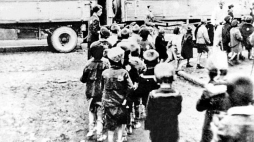 Getto łódzkie. Wysiedlanie dzieci z sierocińca. 09.1942. Źródło: ŻIH