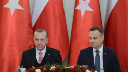 Prezydent Andrzej Duda (P) i prezydent Turcji Recep Tayyip Erdogan podczas oficjalnego obiadu wydanego przez prezydenta RP na cześć tureckiego gościa. Fot. PAP/J. Kamiński 