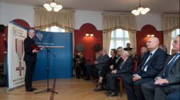 Uroczystość wręczenia Krzyży Wolności i Solidarności w Wielkopolskim Urzędzie Wojewódzkim w Poznaniu. Fot. PAP/J. Kaczmarczyk