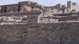 Ruiny pałacu w Knossos, jednego z miast kultury minojskiej. Źródło: Wikipedia