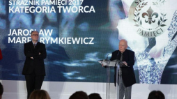 Jarosław Marek Rymkiewicz podczas gali wręczenia nagród "Strażnik Pamięci". Fot. PAP/T. Gzell